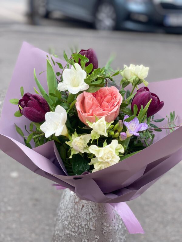 Buchet de flori O lume mov - imagine 4