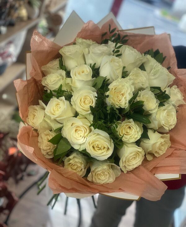Buchet 25 Trandafiri Albi - imagine 2
